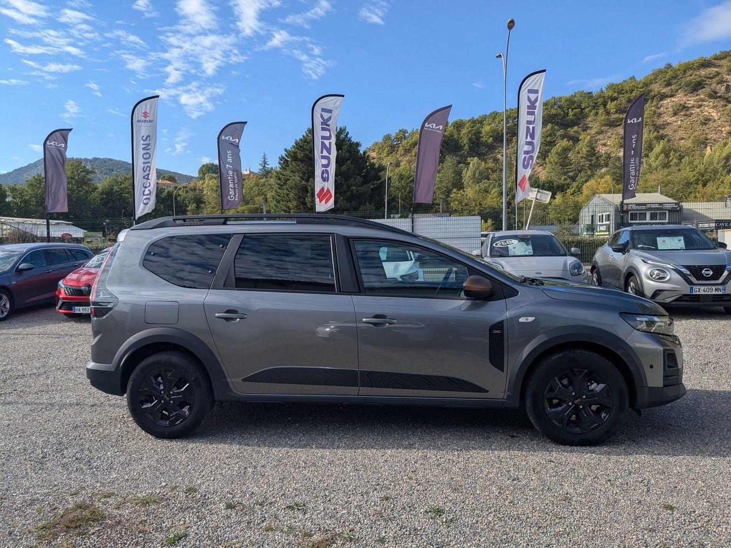 DACIA Jogger 1.8 hybrid 155ch Extreme 7 places -25 - Photo 4