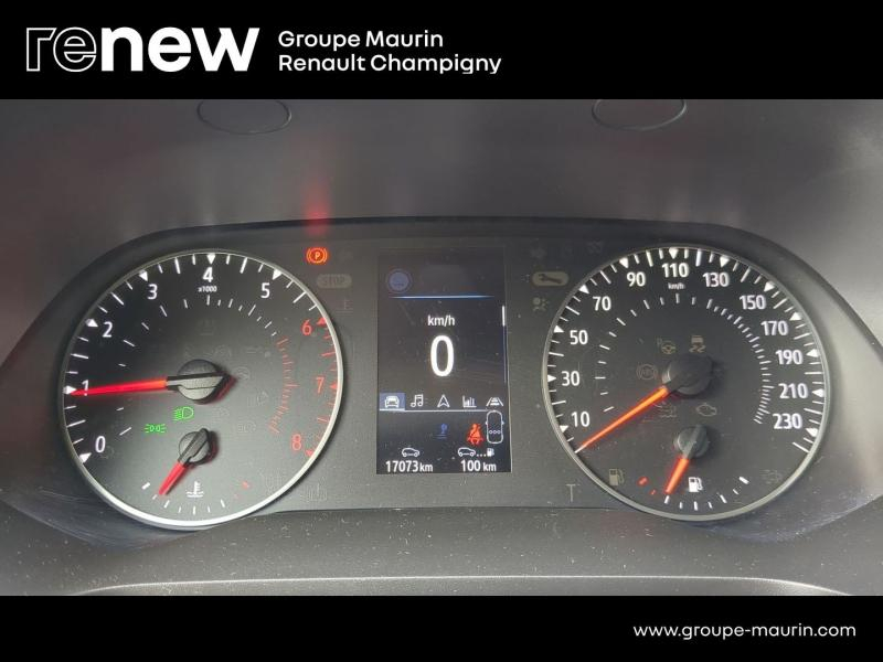 RENAULT Captur d’occasion à vendre à CHAMPIGNY-SUR-MARNE chez ADP - GIRARDIN (Photo 9)