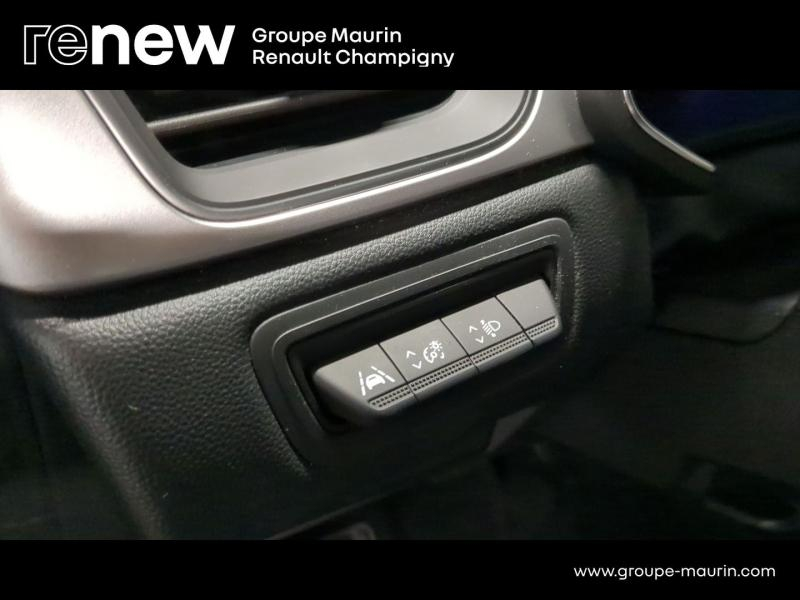 agency.seo.links.detann.title RENAULT Captur d’occasion à vendre à CHAMPIGNY-SUR-MARNE chez ADP - GIRARDIN (Photo 17)