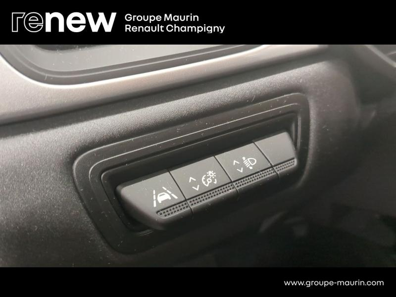 RENAULT Captur d’occasion à vendre à CHAMPIGNY-SUR-MARNE chez ADP - GIRARDIN (Photo 18)